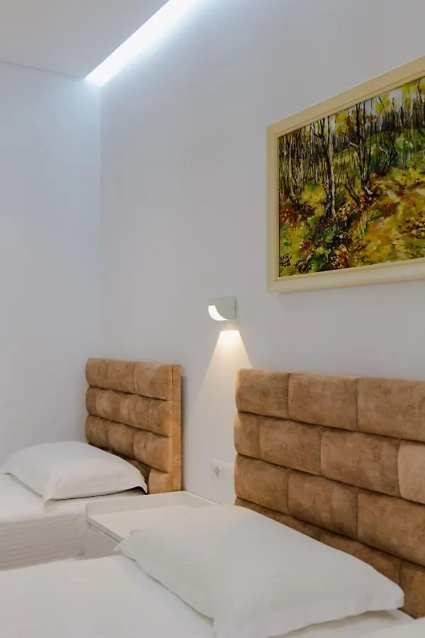 Vila Jon'A Sarande
